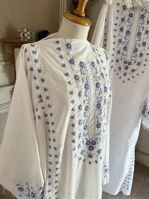 Safaid Kurtas