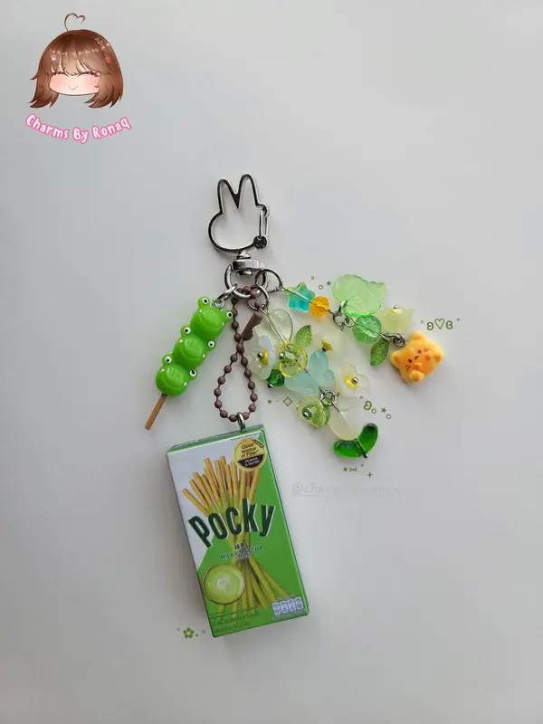 [SOLD OUT] Milky Matcha Pocky Trinket Keychain