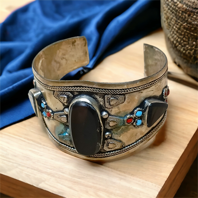 Black Onyx Handcuff