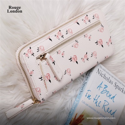 Elegant Leather Clutch