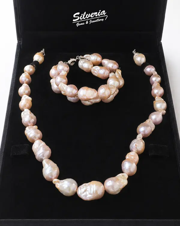 Genuine freshwater Baroque Pearls Necklace and Bracelet