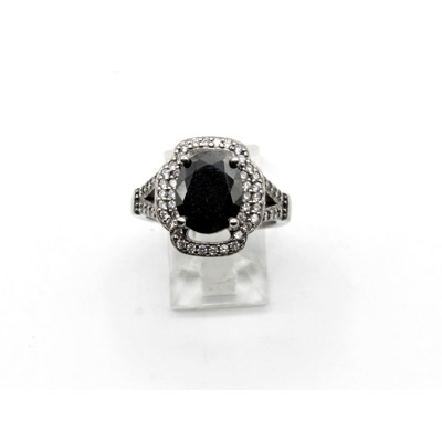 Beautiful Center Black Zircon Ring