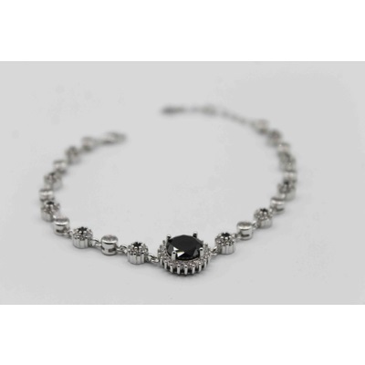 Beautiful bracelet with center round shaped black zircon