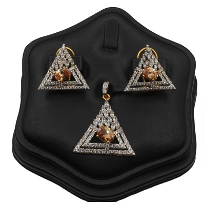Beautiful Champagne colored zircon Silver Pendant Set