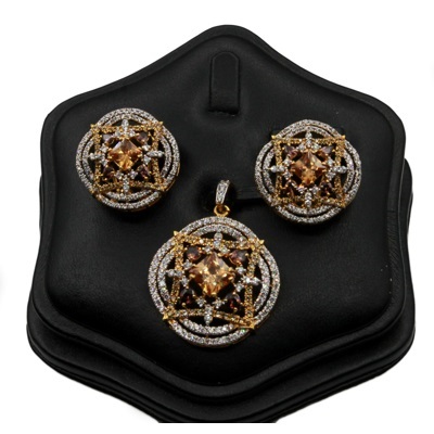 Beautiful Champagne colored zircon Silver Pendant Set