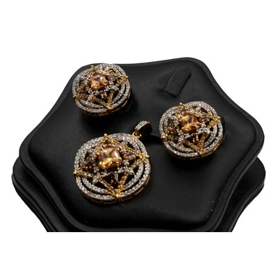 Beautiful Champagne colored zircon Silver Pendant Set
