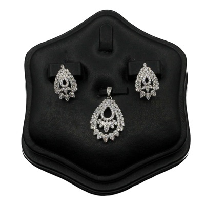 Brilliant Cut Shaped Silver Pendant Set
