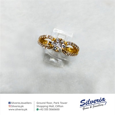 Diamond ring in 21kt yellow gold