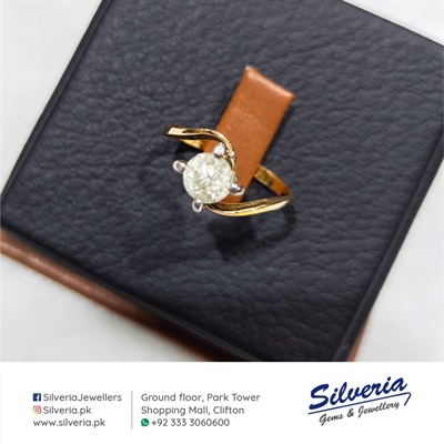 Solitaire Diamond ring in 18kt Gold