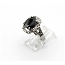 Beautiful Center Black Zircon Ring