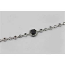 Beautiful bracelet with center round shaped black zircon