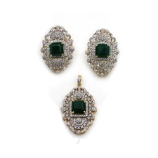 Cushion Cut With Green Onyx And Zircon On The Border
