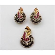 Beautiful And Flawless Gold Plated Pendant Set