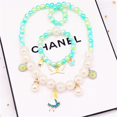 Alice in Wonderland Chunky pearl necklaces Bracelet 