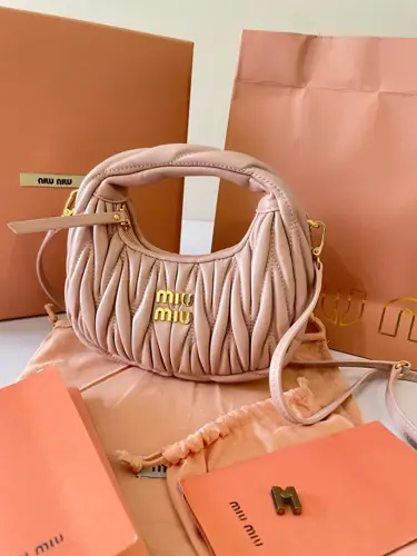 Miu Miu Wander hobo bag - 17.5cm 