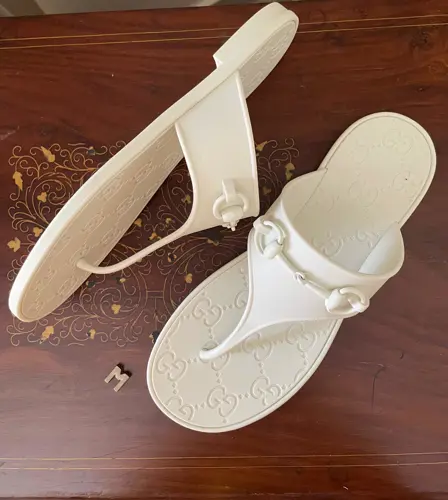 Gucci rubber thongs - Size 41 and 39 