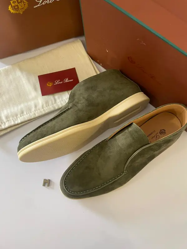Loro Piana - Size 42