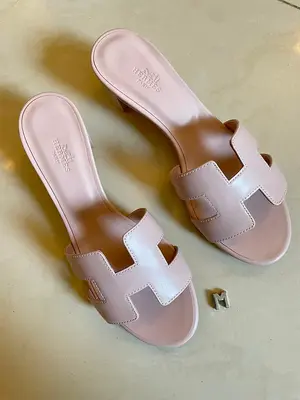Hermes Oasis Size 39 