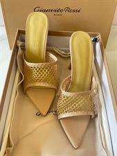 Rossi net 37 heels
