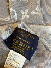 LV Grey scarf Square 