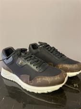 LOUIS VUITTON Run Away Sneaker -  Black, Men Size EU43/44  /  US 10