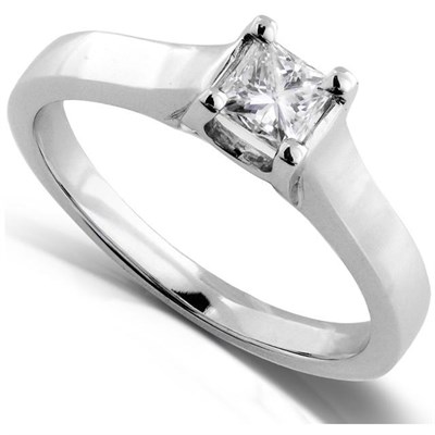  14K WHITE GOLD RING 