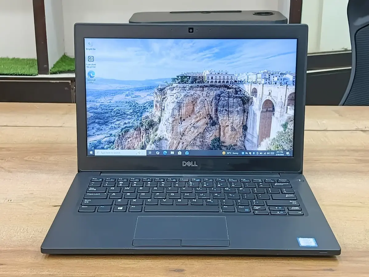 High-Performance and Portable Dell Latitude 7290 Core i7 8th Gen