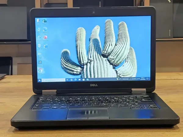 High-Performance and Portable Dell Latitude 7290 Core i7 8th Gen