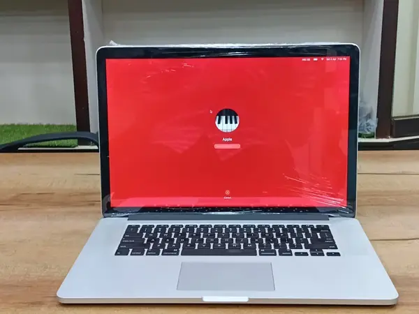 MacBook Pro 2015 (Retina, 15-inch )