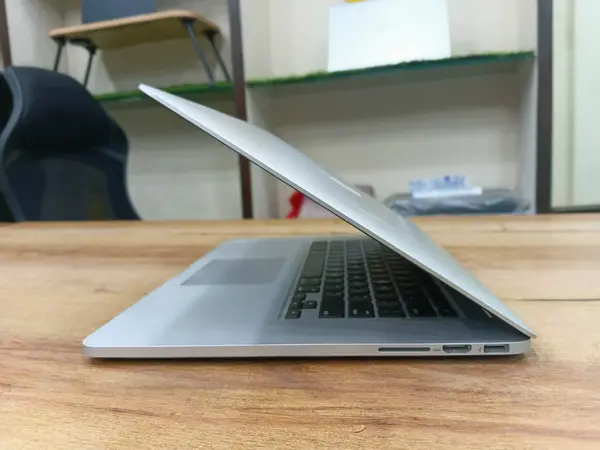 MacBook Pro 2015 (Retina, 15-inch )