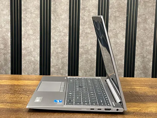 HP ZBook Firefly 14 G8 Mobile Workstation | Nvidia T500 4GB GDDR6.