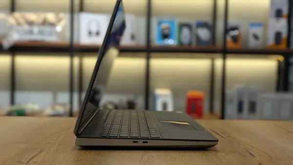 Dell Precision 7560 Core i5 11th Generation Mobile Workstation | Nvidia Quadro T1200 4GB GDDR6.