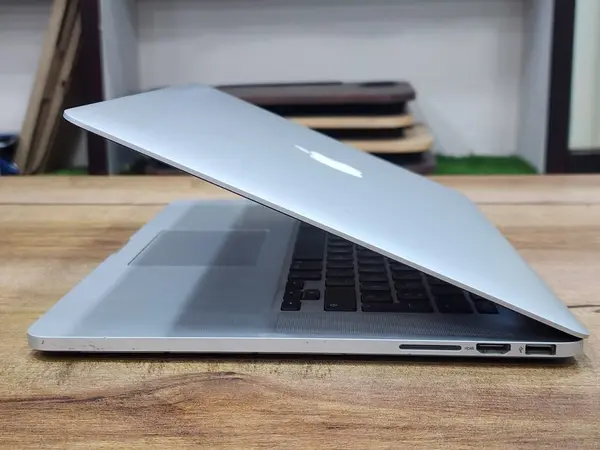 Apple MacBook Pro 15-Inch (Late 2013)