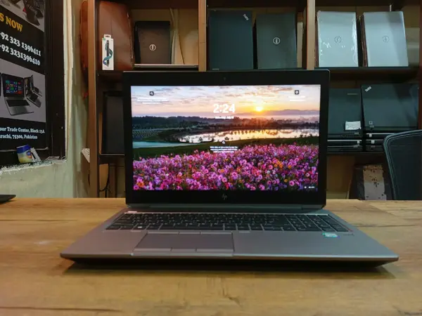 HP ZBook 15 G6 mobile Workstation - Intel Xeon E-2286M | NVIDIA Quadro T2000 (4GB GDDR5)