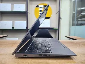 HP ZBook Fury 15 G7 - Intel Xeon W-10885M | Nvidia Quadro T1000 with Max-Q Design 4GB