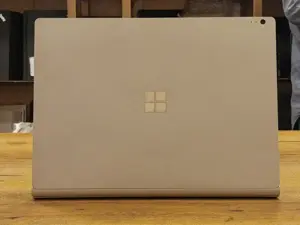 Microsoft Surface Book Core i5 6th Generation - 13.5-inch 2K (3000×2000) LCD Touchcreen Display.