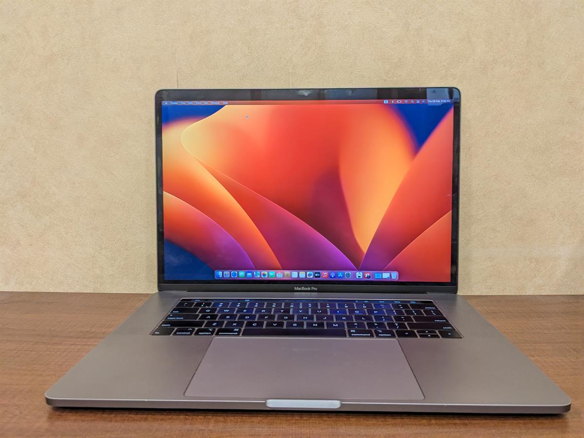 MacBookPro Core i7 15インチ 2019 256GB SSD Amazon.com: Apple 2019 MacBook Pro with 2.6GHz Intel Core i7