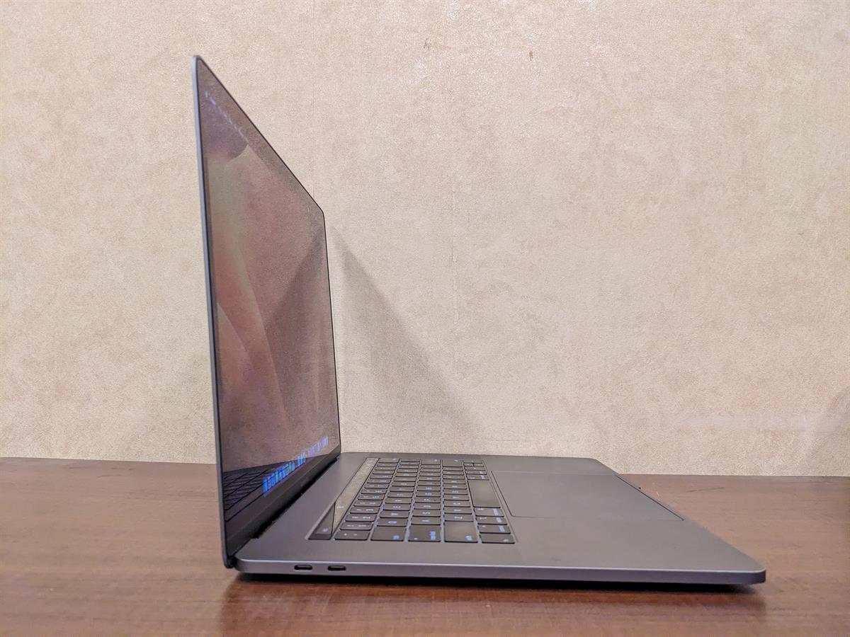 MacBook本体 MacBook Pro 2019 i7 15inch 16Gb Pro555X Mid 2019 Apple MacBook Pro with 2.6 GHz Intel Core i7 (15
