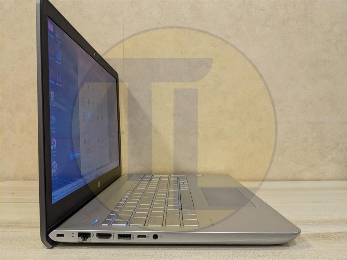 HP Pavilion-15-cc1xx 15インチ i5 メモリ8GB HP pavilion laptop 15-cc1xx core i5 8th gen at ₹ 33500