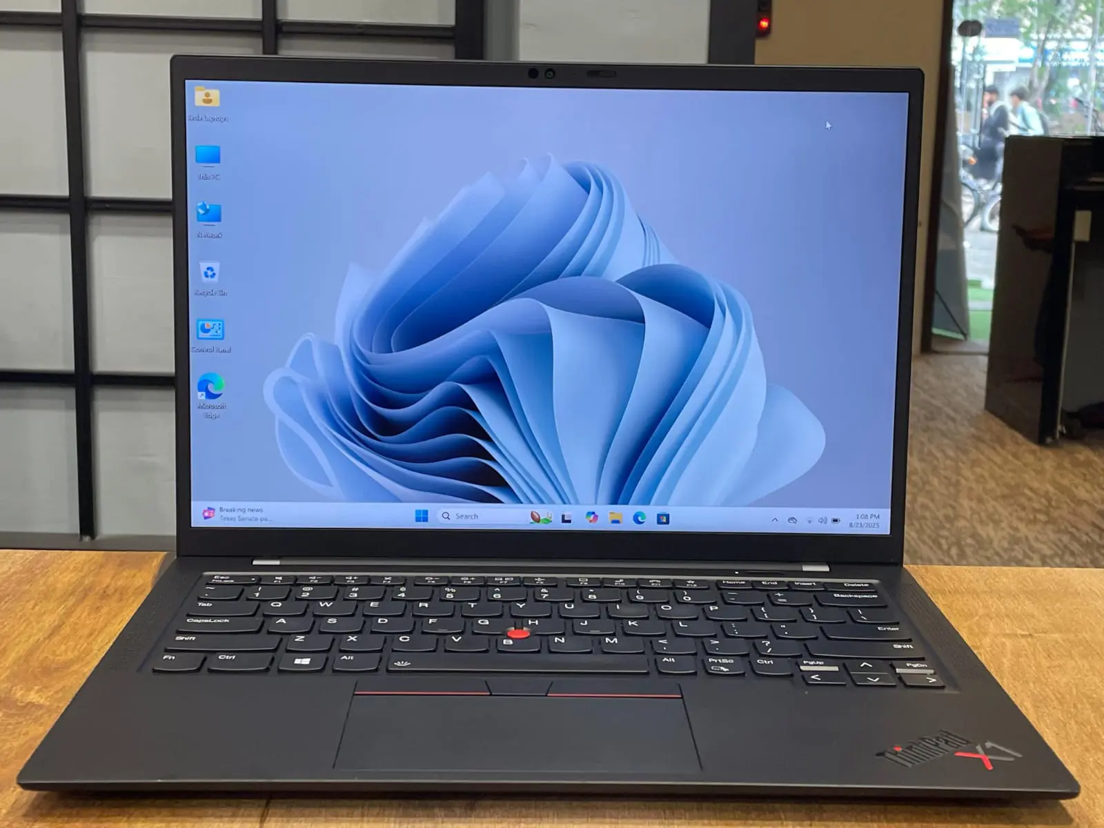 Lenovo ThinkPad X1 Carbon Gen 9 Laptop - Intel® Quad Core™ i7-1185G7 vPro®