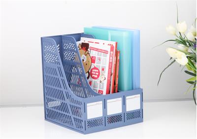 M&G ADMN4397 Plastic Magazine Holder 3 Compartments