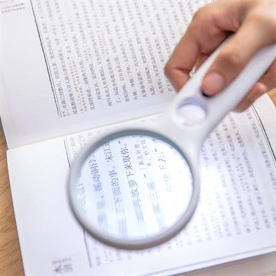 Deli E9099 Magnifying Glass 70mm 2.5X with LED Light