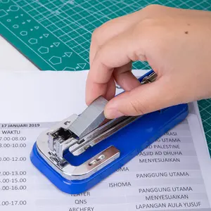 Deli E0414 Swivel Half Strip 24/6 Stapler