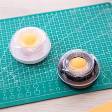 Deli E9109 Roller Ball Finger Paper Dampener