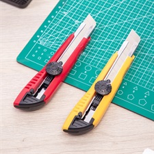Deli E2043 Utility Knife Paper Cutter Rotary Lock 18mm