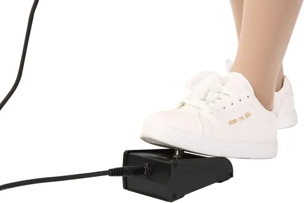 Neewer 1-Button Footswitch Ideal for Guitar Bass Amplifiers