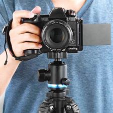 SMALLRIG Lightweight L-Bracket for Panasonic Lumix G9, Built-in Quick Release Tripod L Plate with Slide Second Handle & 1/4 Threaded Holes - 2191