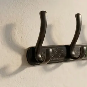 PREMIUM 5-HOOK WALL MOUNTED COAT AND HANGER RACK