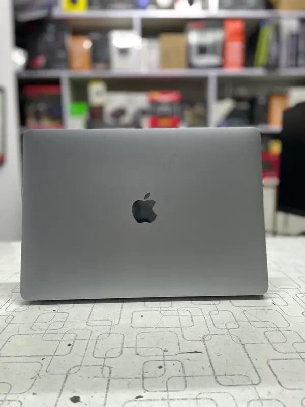 Apple MacBook Pro 13-inch, M1, 2020 with Charger
