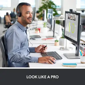 Logitech C920S HD Pro Webcam, Full HD 1080p/30fps Video Calling, Clear Stereo Audio, Light Correction, Privacy Shutter, Works with Skype, Zoom, FaceTime, Hangouts, PC/Mac/Laptop/Tablet/XBox (Renewed)